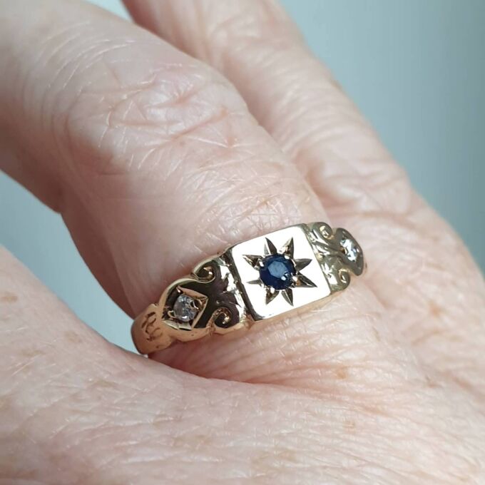 Sapphire and Diamond Ring in 9ct Gold, a UK M 1/2 or a US 6 3/4