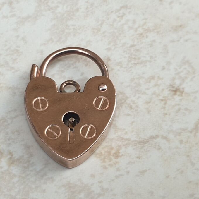 Simple Plain Heart Padlock in 9ct Rose Gold