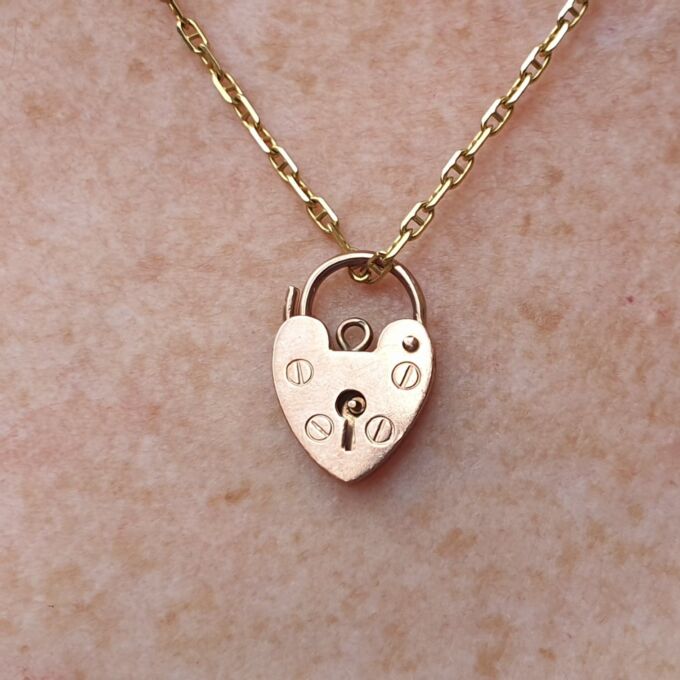 Simple Plain Heart Padlock in 9ct Rose Gold