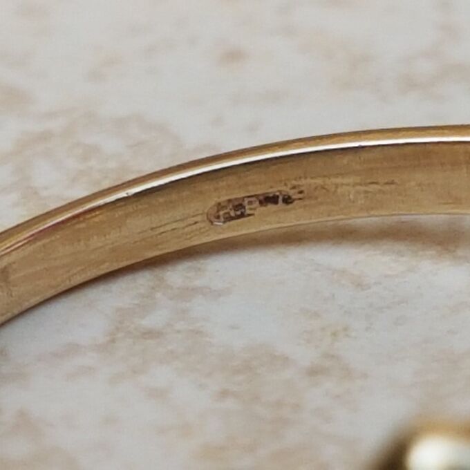 Oval Sky Blue Topaz Solitaire Ring in 9ct Gold, a UK J or a US 5.