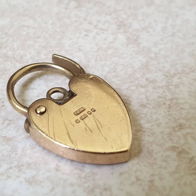 Ornate Heart Padlock Pendant in 9ct Gold