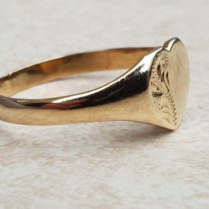 Sale – Heart Signet Ring in 9ct Gold, a UK O 1/2 or a US 7 1/2.