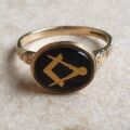 Masonic Ring in Onyx and 9ct Gold, a UK M 1/2 or a US 6 3/4