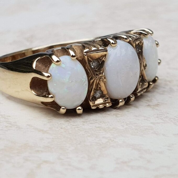 Chunky Three Stone Opal Ring in 9ct Gold, a UK M 1/2 or a US 6 3/4.