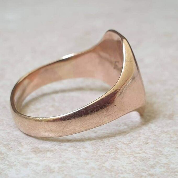 Simple Signet Ring in 9ct Gold.