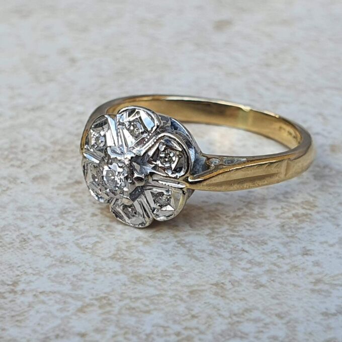 Diamond Set Daisy Cluster Ring in 18ct Gold