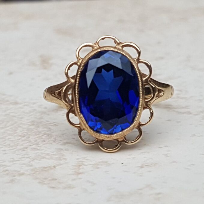 Synthetic Sapphire Solitaire Ring in 9ct Gold, a UK K or a US 5 3/4.