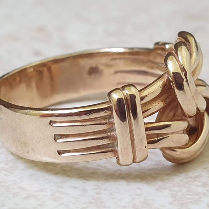 Double Lovers Knot Ring in 9ct Gold, a UK Q 1/2 or a US 8 1/2