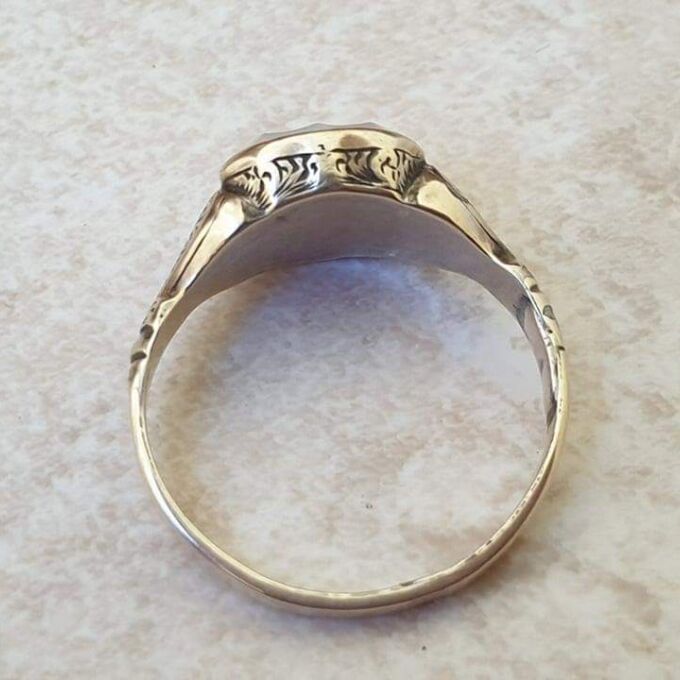 Antique Shield Ring in 9ct Gold, a UK L or a US 6 1/4