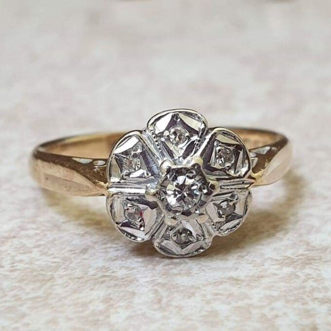 Diamond Set Daisy Cluster Ring in 18ct Gold