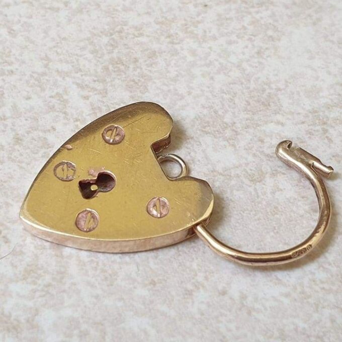 Reserved – Plain Padlock in 9ct Gold