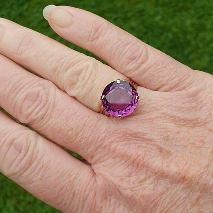 Colour Change Synthetic Sapphire Ring in 12ct Gold.