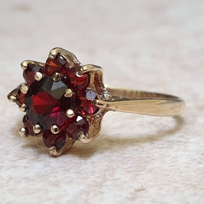 Garnet Cluster ring in 9ct Gold.