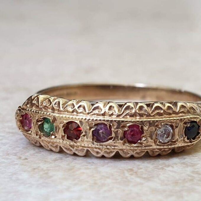 REGARDS Acrostic Ring in 9ct Gold, a UK O or a US 7 1/2