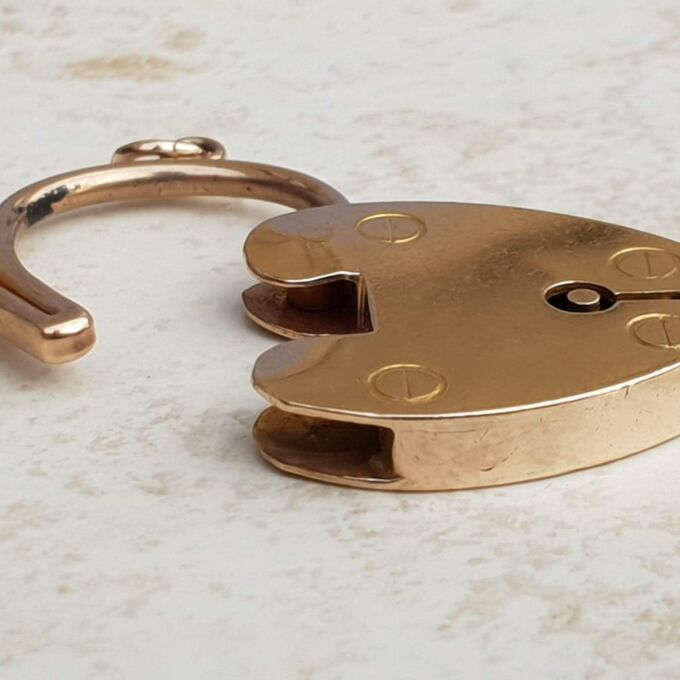 Large Simple Heart Padlock in 9ct Gold