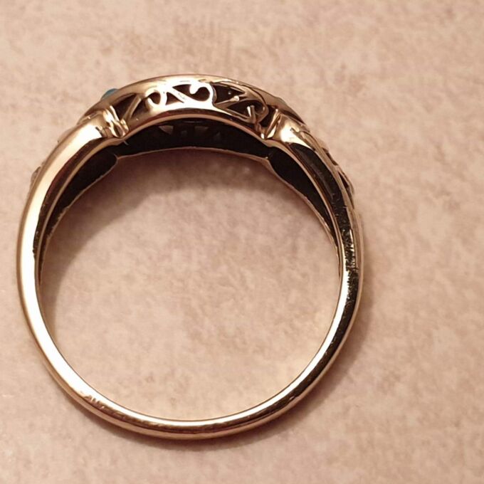 Vintage Turquoise Paste Ring in 9ct Gold,  a UK M – M 1/2 or a US 6 1/2.