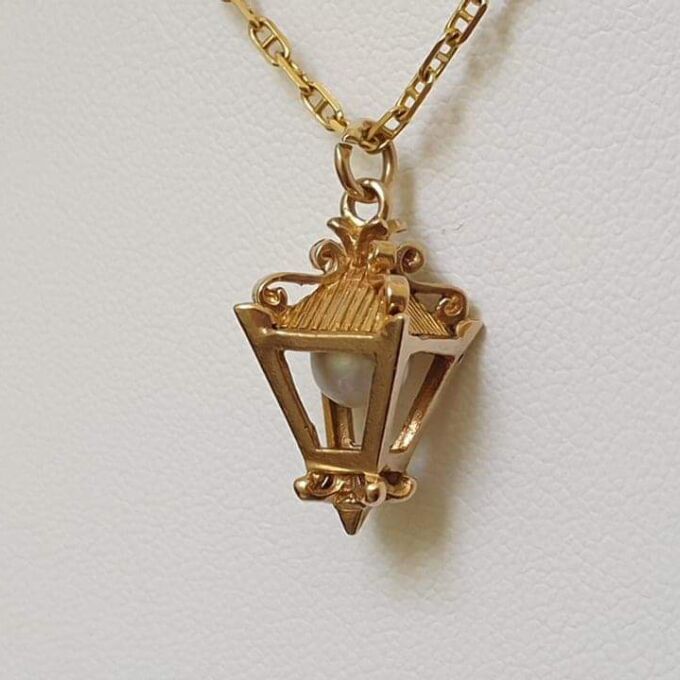 Lantern Pendant with Pearl in 9ct Gold