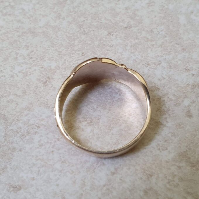 Ornate Wide Buckle Ring in 9ct Gold.