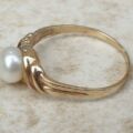 Pearl Solitaire Ring in 9ct Gold.