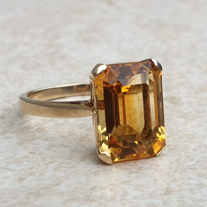 Vibrant Citrine Solitaire Ring in 9ct Gold, a UK L or a US 6.