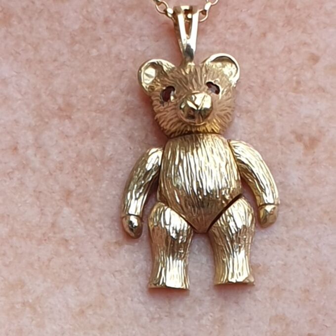 Large Teddy Bear in 9ct Gold