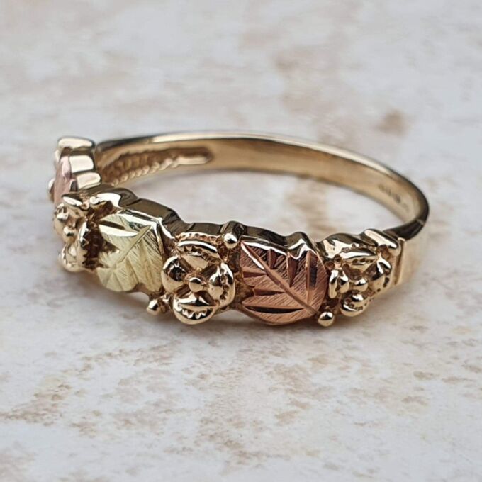 Flower and Leaf Design Ring in 9ct yellow & rose gold, a UK O or a US 7 1/2