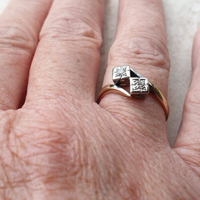 Art Deco Diamond Ring in 9ct Gold and Platinum, a UK N 1/2 or a US 7 1/4.