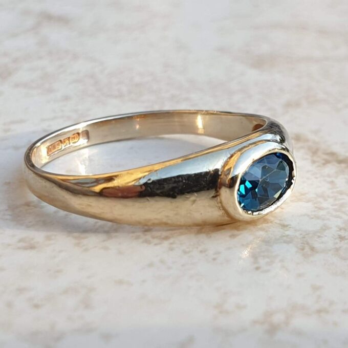 London Blue Topaz Ring in 9ct Gold, a UK J or a US 5