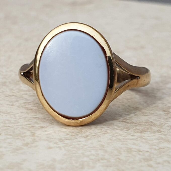 Sardonyx Solitaire Ring in 9ct Gold,  a UK P or a US 7 3/4.