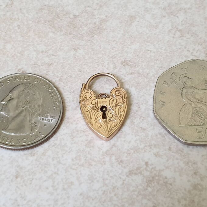 Ornate Heart Padlock Pendant in 9ct Gold