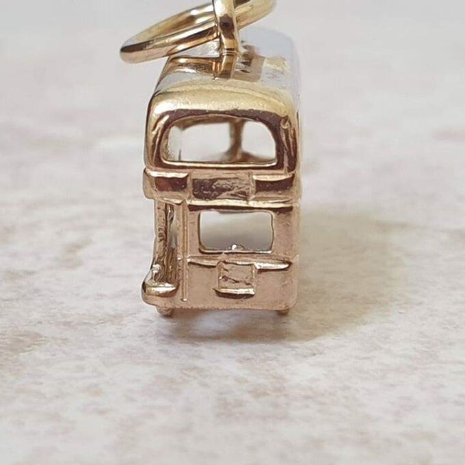 Double Decker Bus Pendant in 9ct Gold.