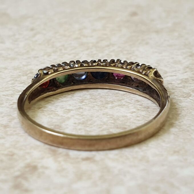 Multi Stone DARLING Acrostic Ring in 9ct Gold, a UK N 1/2 or a US 7 1/4