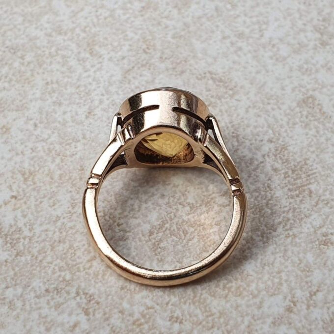 Oval Citrine Ring in 9ct Gold, a UK E or a US 2 1/2