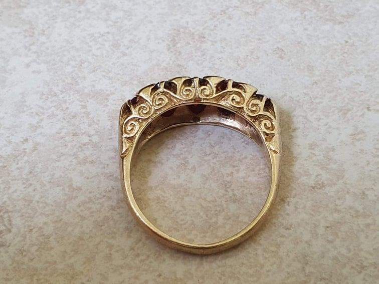 Five Stone Garnet Ring in 9ct Gold.