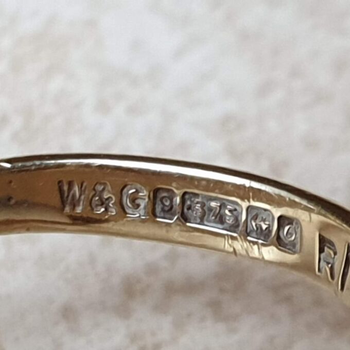 Large Citrine Frame Ring in 9ct Gold, a UK K or a US 5 1/2