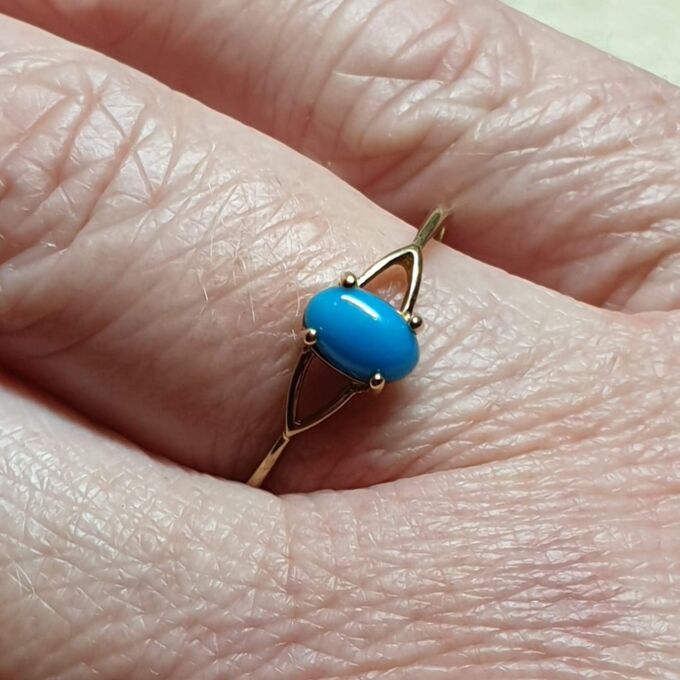 Turquoise Coloured Cabochon in 9ct Gold,  a UK O or a US 7 1/2.