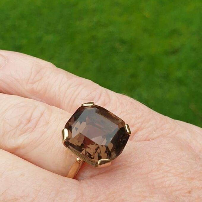 Heavy Smoky Quartz Ring in 9ct Gold.
