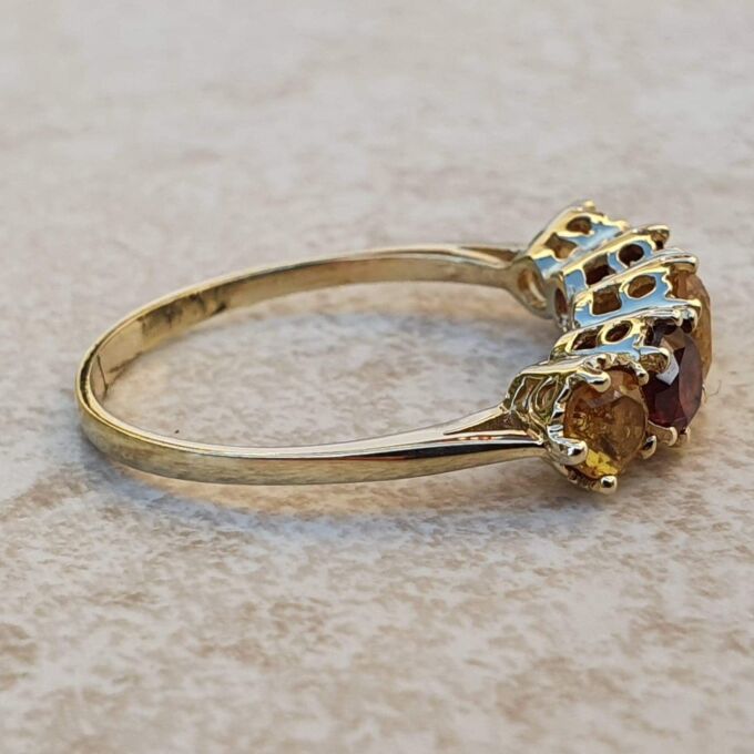 Garnet and Citrine Ring in 9ct Gold, a UK Q1/2 or a US 8 3/4