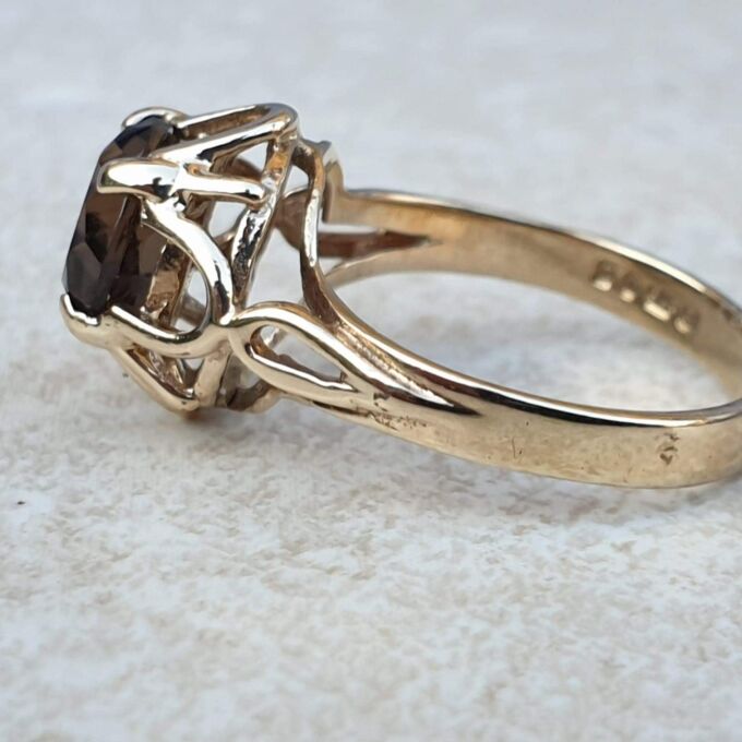Smoky Quartz Solitaire Ring in 9ct Gold.