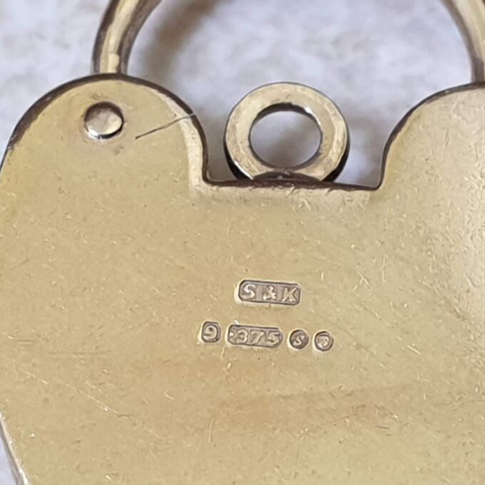 Engraved Heart Padlock in 9ct Gold