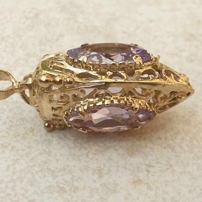 Luscious Lantern Pendant with Amethyst in 9ct Gold