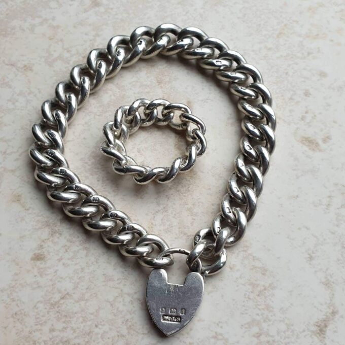 Antique Silver Graduating Curb Chain and Heart Padlock, 7 1/2 inches