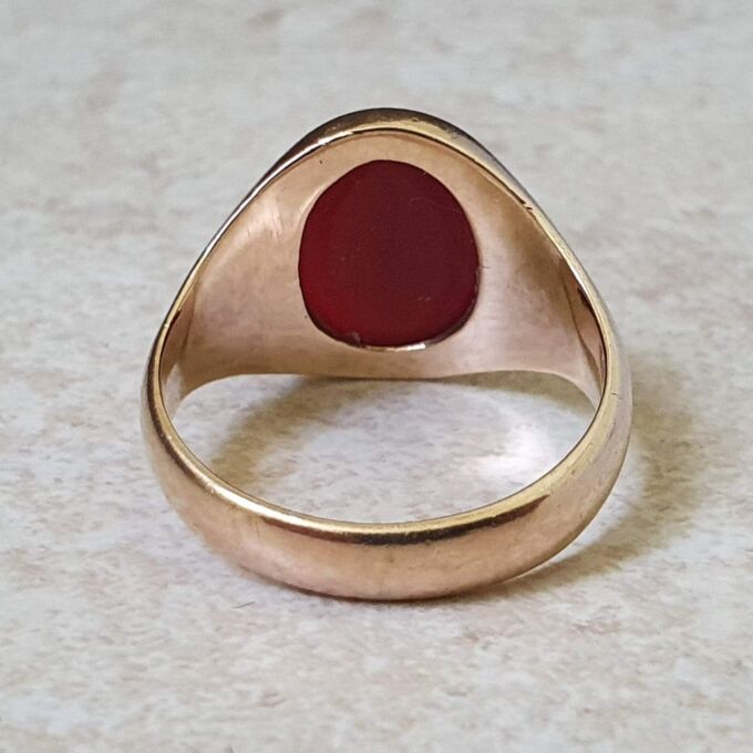 Heavyweight Carnelian Signet Ring in 9ct Gold.