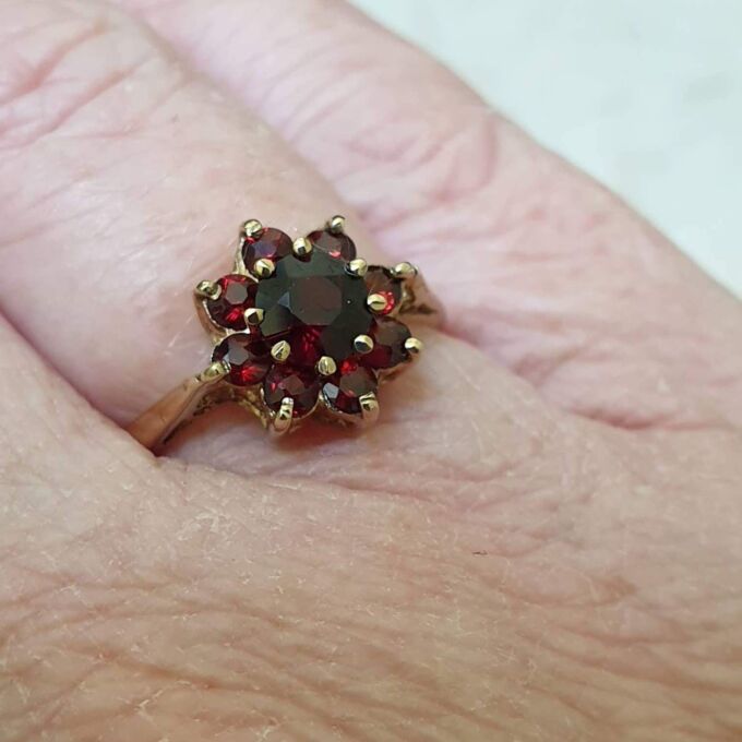 Garnet Cluster ring in 9ct Gold.