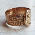 Beautiful Ornate Buckle Ring in 9ct Gold, a UK O 1/2 or a US 7 1/2.
