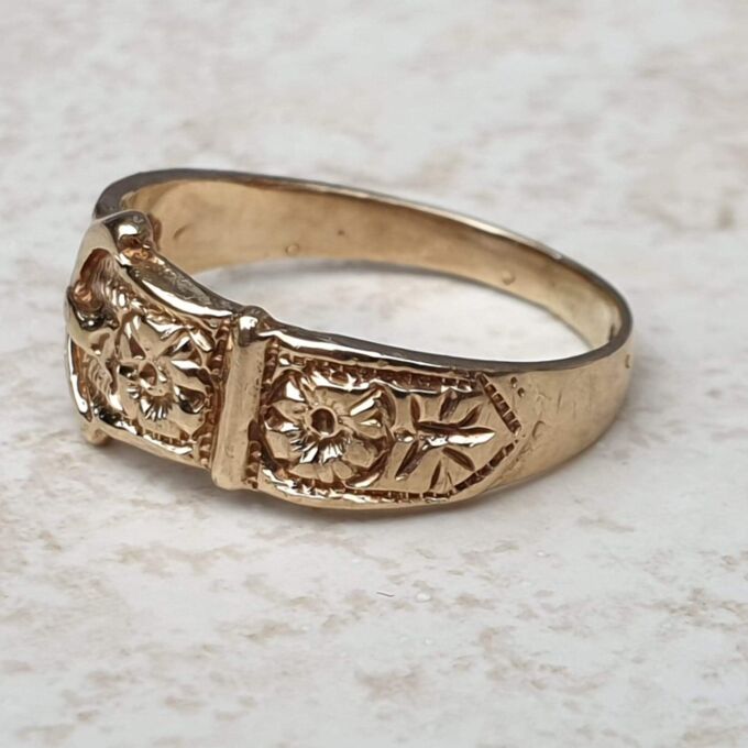 Flower Buckle Ring in 9ct Gold, a UK J 1/2 or a US 5 1/4