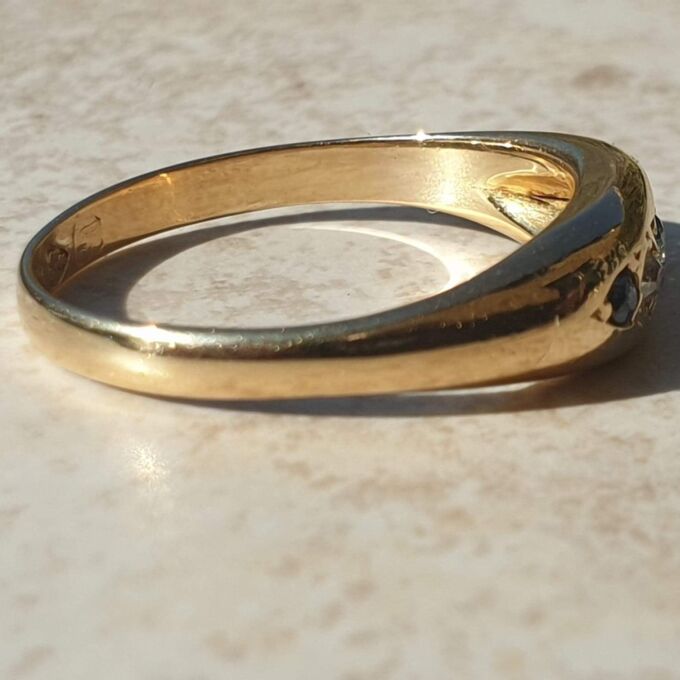 Antique Gypsy Sapphire and Diamond Ring in 18ct Gold,  a UK L1/2 or a US 6 1/4.