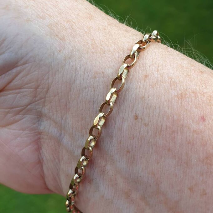 Belcher Chain Bracelet with Dog Clip, 7 1/2 inches, in 9ct Gold