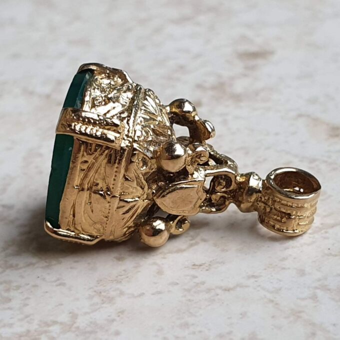 Chrysoprase Fob Pendant in 9ct Gold