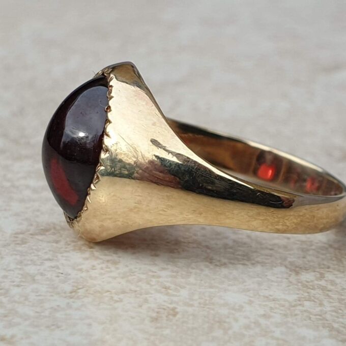 Garnet Cabochon Signet Ring in 9ct Gold,  a UK J 1/2 or a US 5 1/2.